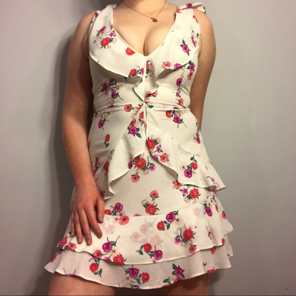 EXPRESS Sleeveless Ruffle V-neck Flower Dress